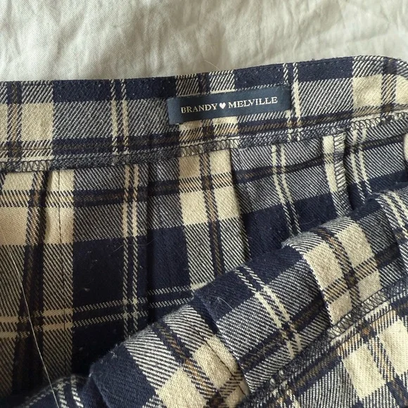 Brandy Melville Navy and Cream Plaid Mini Skirt - Picture 2 of 4